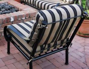 http://www.nolimitpowdercoating.com/wp-content/uploads/2013/02/powder-coated-chairs.jpg